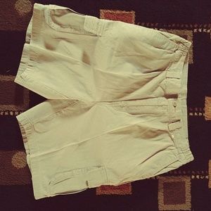 Size 34 tan color cargo shorts